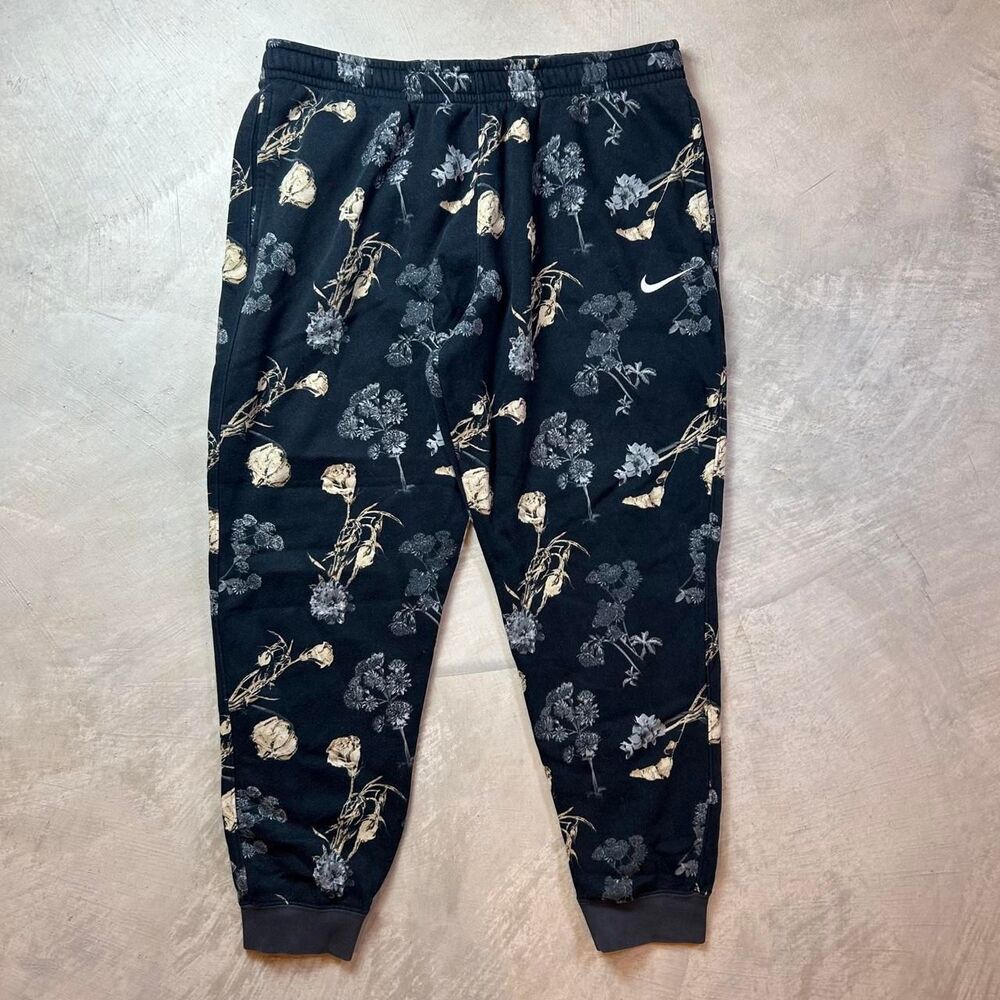 Nike Women's Black and Navy Joggers-tracksuits